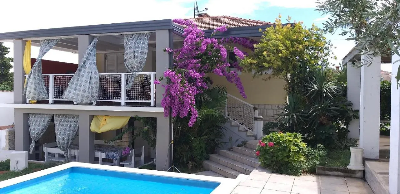 Holiday Homes Mare Premantura