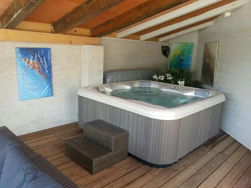 Holiday Homes Mare Premantura