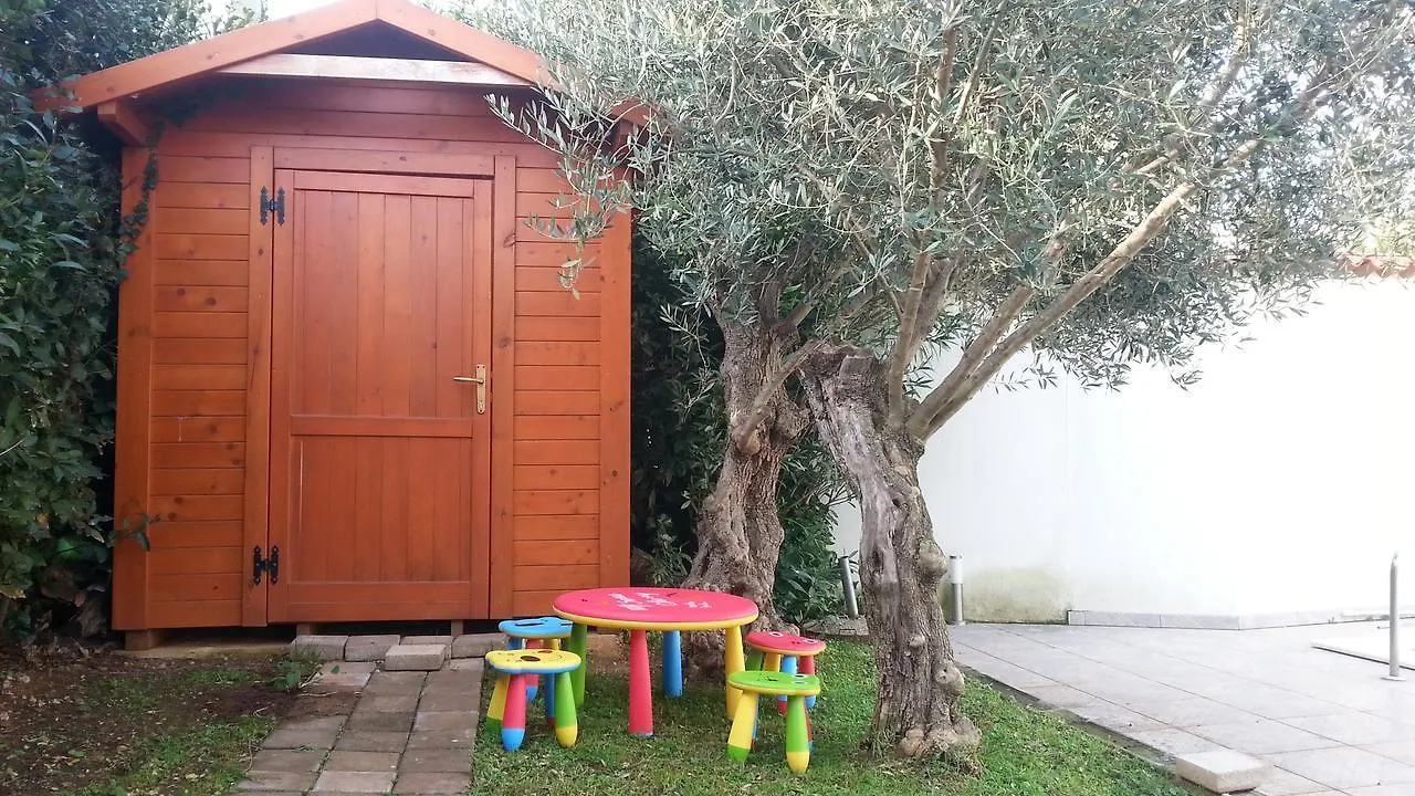 Holiday Homes Mare Premantura