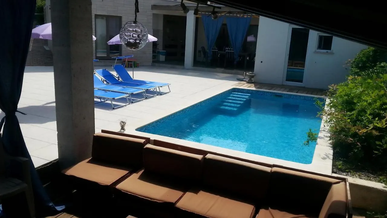Holiday Homes Mare Premantura Croatia